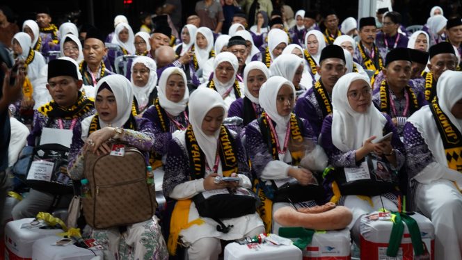 
					Sekot Palu Irmayanti  Lepas  Calon Jamaah Haji dengan Doa dan Pesan Kekompakan