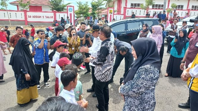 
					Menko PMK Sambangi SDN Inpres 2 Talise, Tinjau Pembangunan Pascabencana