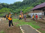 Polsek Bungku Selatan Gelar Bakti Religi, Bersihkan Dua Rumah Ibadah