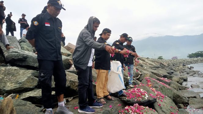 
					STS Tabur Bunga dan Lepas Burung Peringati 6 Tahun Gempa Palu