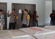 100 Personel Kepolisian Amankan Kedatangan Surat Suara Pilkada 2024 di Bandara Mutiara Sis Aljufri Palu