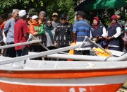 Wali Kota Serahkan Bantuan Perahu Fiber Bagi 49 Nelayan di Palu
