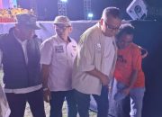 Momen Haru di Kampanye BerAmal: Ahmad Ali Bantu Penyandang Disabilitas dengan Kaki Palsu