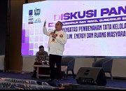 Ahmad Ali Teken Kontrak Politik Lingkungan dalam Diskusi Panel Forum Jurnalis Sulteng