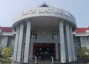 Kantor Bupati Morowali Banjir, Aroma KKN Disorot