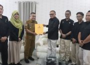 Bawaslu Palu Serahkan Rp 2,6 Miliar Sisa Anggaran Hibah ke Pemerintah Kota
