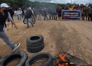 Warga Poboya Tutup Akses ke PT CPM, Tolak Kedatangan Abu Rizal Bakrie