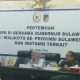 Wakil Gubernur Sulawesi Tengah, Ma’mun Amir, bersama Anggota Komisi II DPR RI, Drs. H. Longki Djanggola, M.Si, serta sejumlah pejabat kementerian dan kepala daerah, menghadiri pertemuan resmi antara Komisi II DPR RI dan Pemerintah Provinsi Sulawesi Tengah. Pertemuan tersebut juga diikuti para bupati dan wali kota se-Sulteng serta instansi terkait, berlangsung di Ruang Polibu, Kantor Gubernur Sulawesi Tengah, Rabu, 7 Mei 2025.