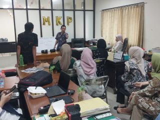 Biro Adpim Sulteng Latih PPPK Tingkatkan Kemampuan Fotografi dan Penulisan Press Release
