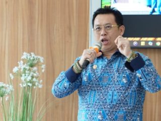 Ketua Apindo Wijaya Chandra Motivasi Mahasiswa Untad: Anak Muda Harus Jadi Seperti Paku