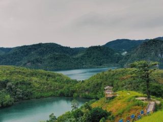 Bukit Teletubbies Poso, Pesona Perbukitan Hijau yang Memukau di Sulawesi Tengah
