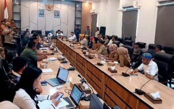 RDP yang sejatinya membahas tuntutan warga Poboya terkait penciutan lahan konsesi tidak dapat dilanjutkan karena pihak perusahaan tambang emas tersebut tidak memenuhi undangan resmi DPRD. Rapat digelar di lantai III Gedung DPRD Sulteng dan dipimpin Ketua Komisi III, Arnila M Ali.